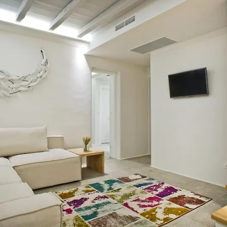 Elegant Mykonos White Satin Private Gym 4 Bedrooms Sea View